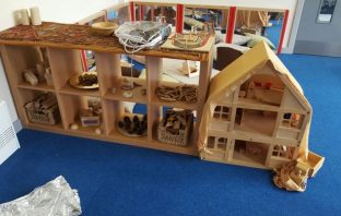 City council and union at loggerheads over future of children’s centres